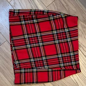 Plaid boohoo skirt